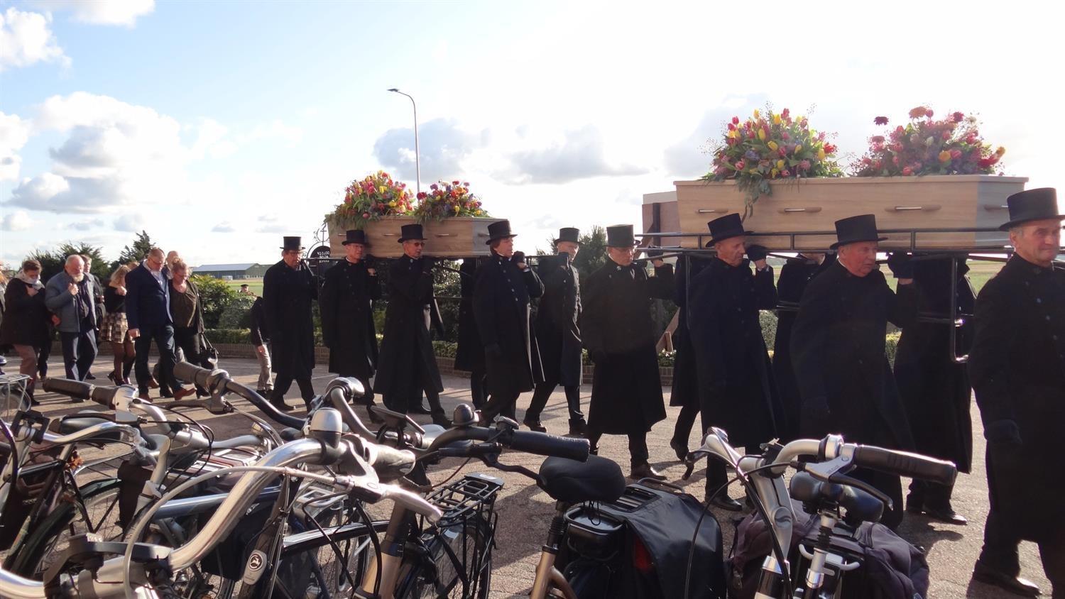 Begraven of cremeren? - De Laatste Eer Uitvaartvereniging